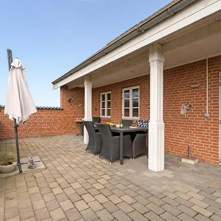 Delina - 200m From The Sea By Interhome *